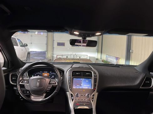 Used 2020 Lincoln Nautilus FWD w/ Equipment Group 101A image 24