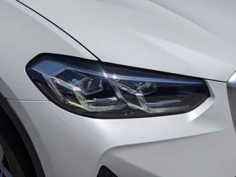 Used 2025 BMW X4 xDrive30i AWD/4WD image 9
