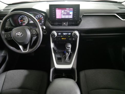 Certified 2022 Toyota RAV4 XLE w/ Convenience Package image 10