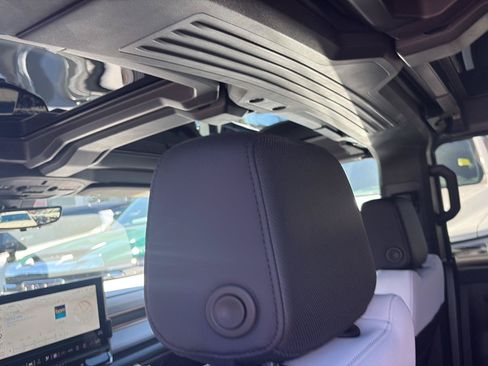 Used 2025 GMC Hummer EV 3X AWD/4WD image 29
