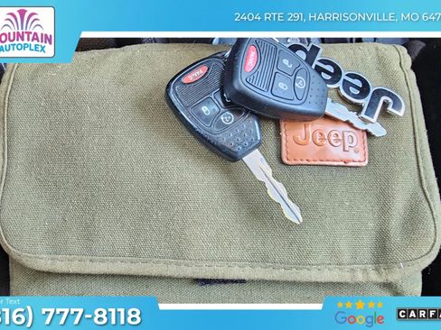 Used 2015 Jeep Wrangler Unlimited Rubicon image 32