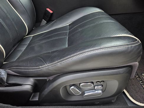 Used 2014 Jaguar XJ AWD image 22