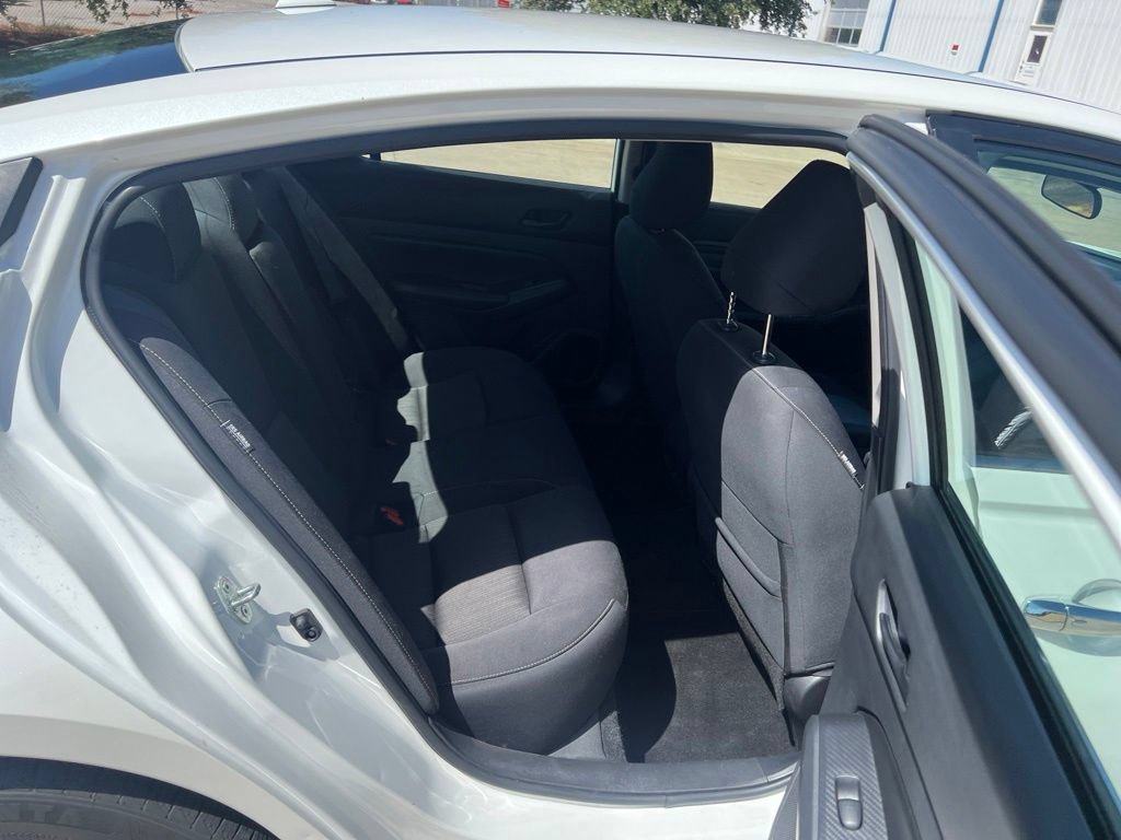 Used 2024 Nissan Altima 2.5 SV FWD image 18