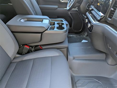 New 2026 GMC Sierra 1500 Elevation image 23