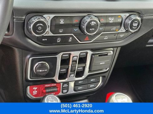 Used 2024 Jeep Wrangler Unlimited Rubicon AWD/4WD image 28