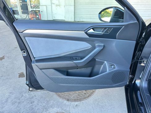 Used 2025 Volkswagen Jetta SE image 20