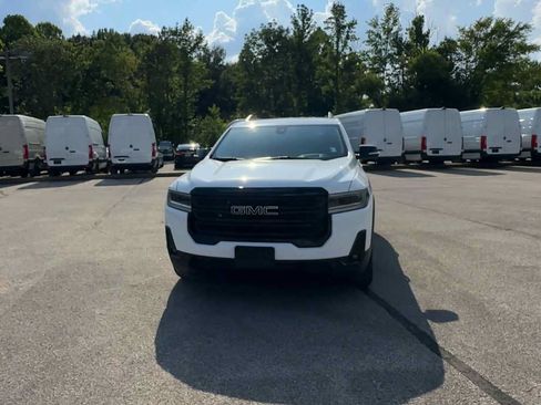 Certified 2023 GMC Acadia SLT w/ Elevation Edition FWD image 3
