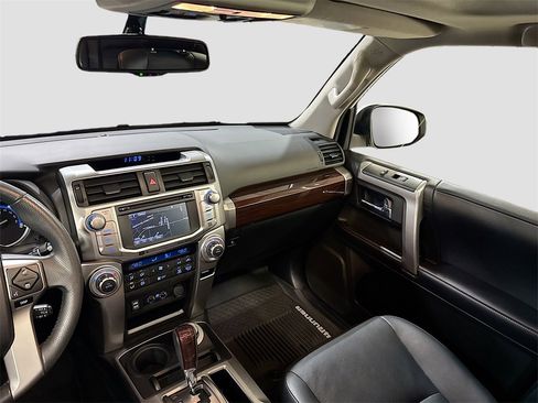 Used 2018 Toyota 4Runner Limited image 24