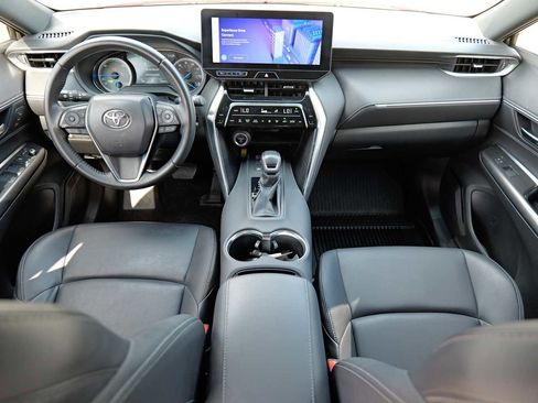 Used 2023 Toyota Venza Nightshade image 26