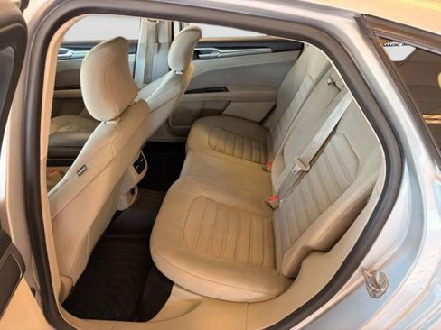 Used 2019 Ford Fusion SE image 14