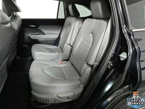 Certified 2024 Toyota Highlander XLE AWD/4WD image 27