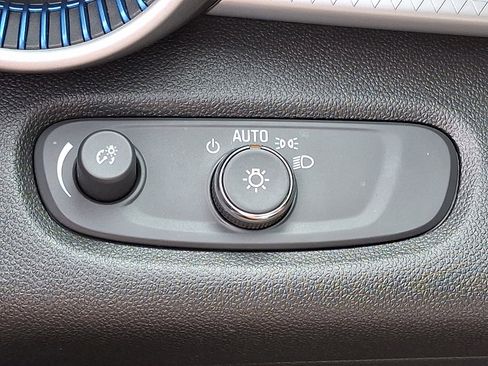 Used 2024 Chevrolet Trax LS image 25