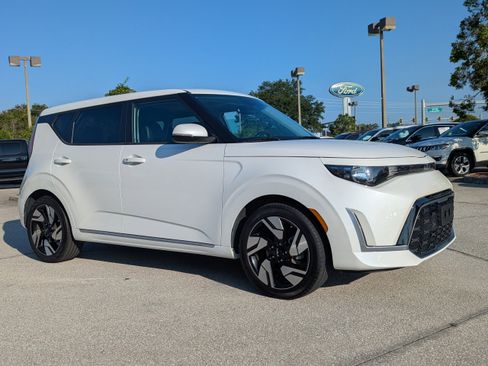 Used 2023 Kia Soul GT-Line image 2