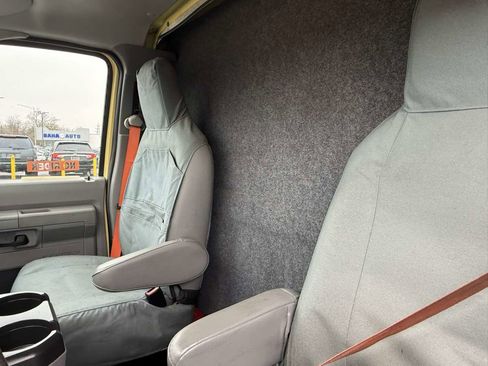 Used 2022 Ford E-450 and Econoline 450 Super Duty image 16