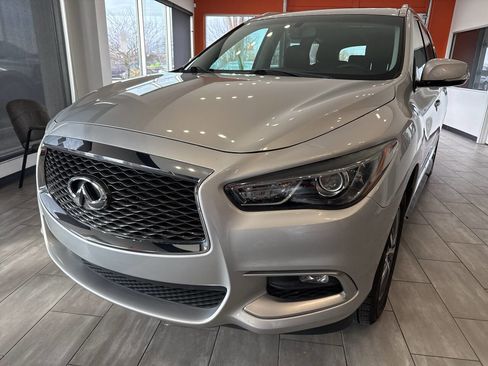 Used 2016 INFINITI QX60 AWD w/ Premium Package image 3