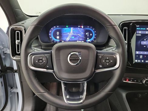 Certified 2025 Volvo XC40 B5 Plus image 23