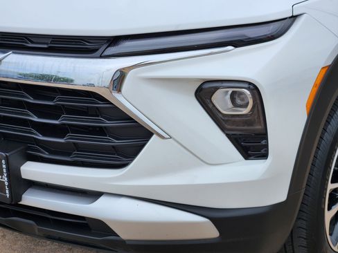 Certified 2025 Chevrolet TrailBlazer LT FWD image 10