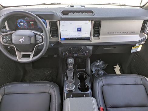 New 2026 Ford Bronco Outer Banks w/ Sasquatch Package AWD/4WD image 14