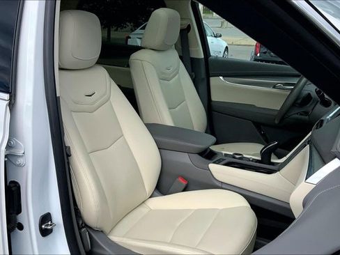 Used 2023 Cadillac XT5 Premium Luxury w/ LPO, Floor Liner Package AWD/4WD image 6