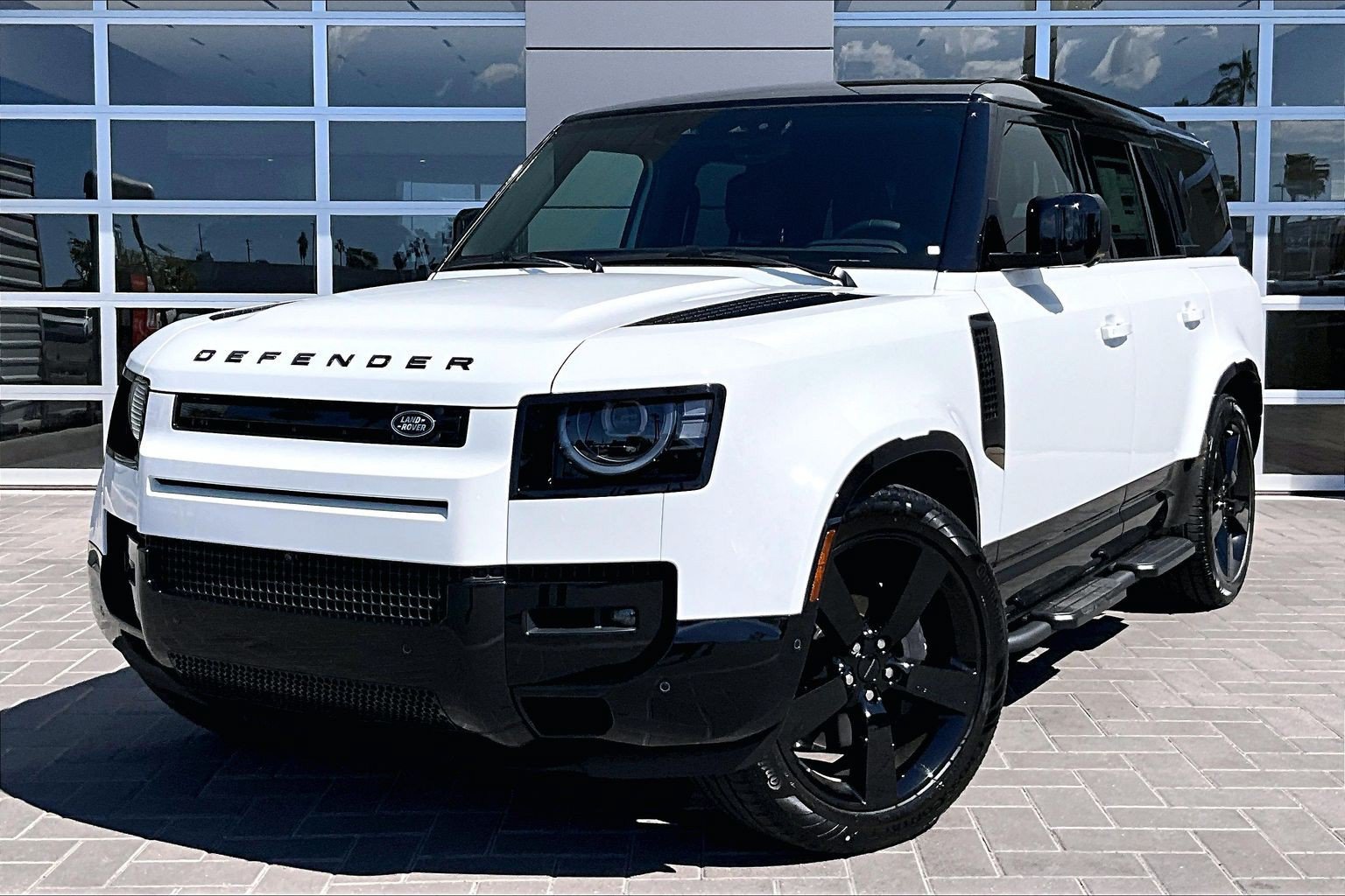 New 2026 Land Rover Defender 130 X-Dynamic SE AWD/4WD image 1