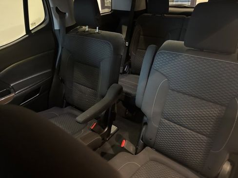 Used 2019 GMC Acadia SLE image 12