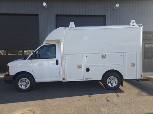 Used 2014 Chevrolet Express 3500 image 1