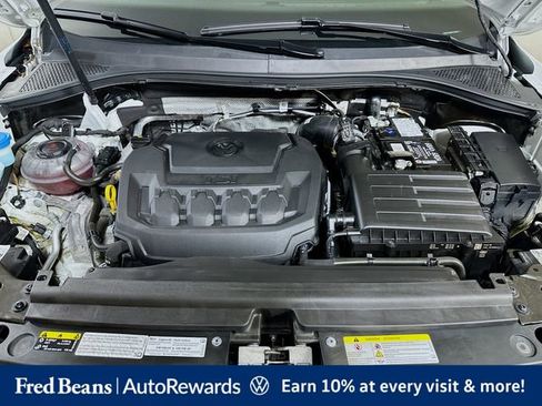 Used 2022 Volkswagen Tiguan SE AWD/4WD image 35