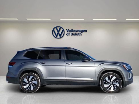 Used 2024 Volkswagen Atlas SE image 6