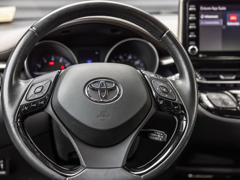Used 2021 Toyota C-HR Limited FWD image 13