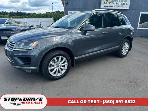 Used 2016 Volkswagen Touareg Sport image 2
