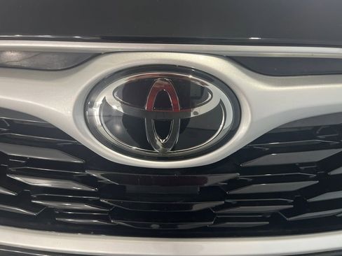 Used 2023 Toyota Highlander XSE image 37