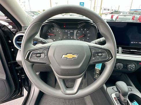 New 2026 Chevrolet Trax LS image 7