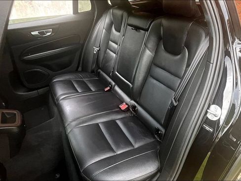 Certified 2025 Volvo V60 B5 Cross Country Plus AWD/4WD image 35