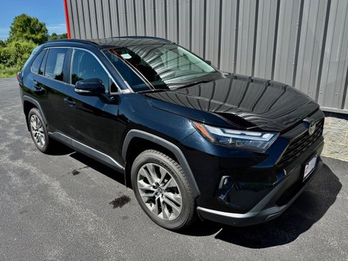 Certified 2022 Toyota RAV4 XLE Premium AWD/4WD image 1