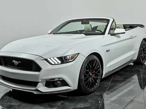 Used 2017 Ford Mustang GT Premium RWD image 5