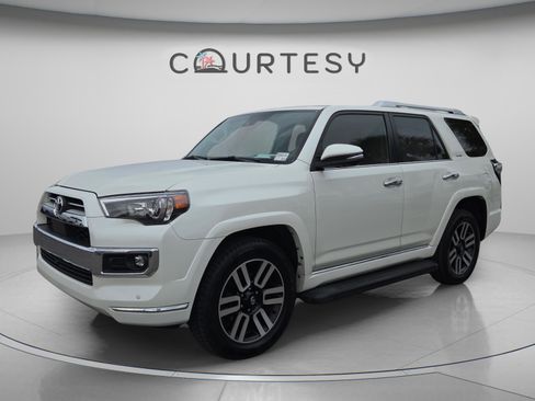 Certified 2023 Toyota 4Runner Limited AWD/4WD image 1