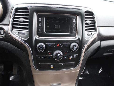 Used 2015 Jeep Grand Cherokee Laredo w/ Quick Order Package 23E image 12