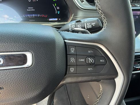 Used 2024 Jeep Grand Cherokee Limited 4xe AWD/4WD image 28