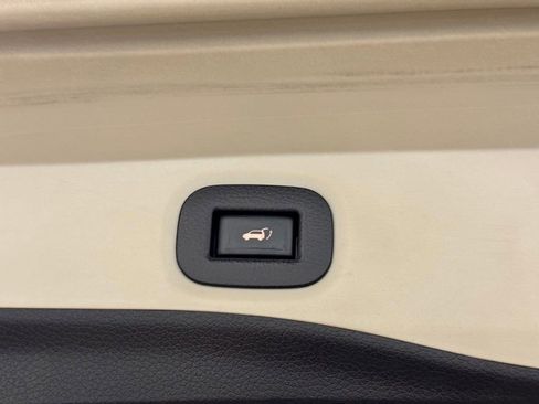 Used 2014 Nissan Rogue SV w/ SV Premium Package AWD/4WD image 23