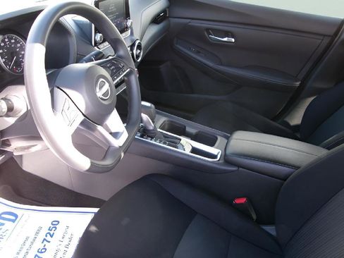 Used 2024 Nissan Sentra SV FWD image 13