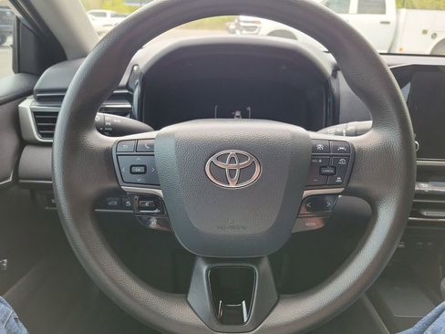 Used 2025 Toyota Camry LE image 12
