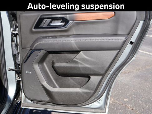 Used 2026 GMC Yukon Denali w/ LPO, Illumination Package image 17