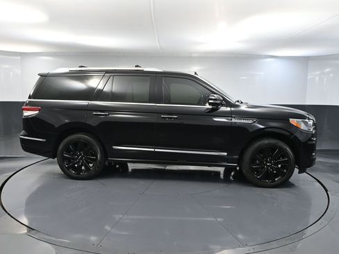 Used 2024 Lincoln Navigator Reserve w/ Equipment Group 201A AWD/4WD image 4