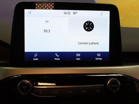 Used 2020 Ford Escape SE image 23