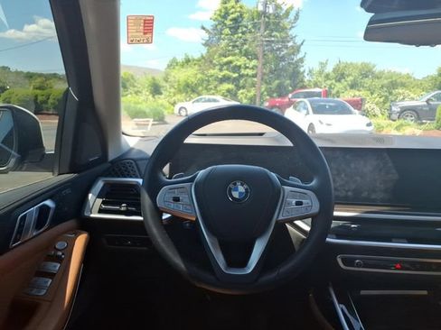 Used 2024 BMW X7 xDrive40i AWD/4WD image 21