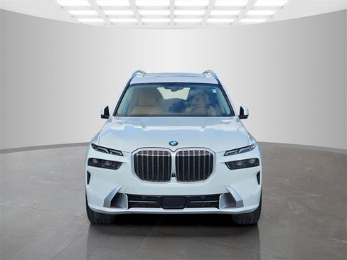 Used 2025 BMW X7 xDrive40i image 2