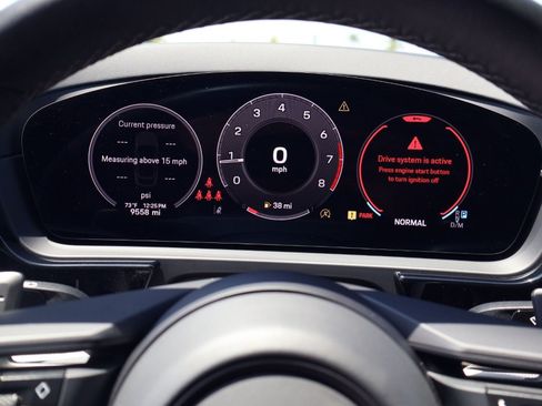 Certified 2025 Porsche Cayenne Coupe w/ Premium Package Plus AWD/4WD image 15
