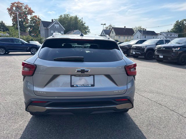 Used 2024 Chevrolet Trax ACTIV w/ Sunroof Package FWD image 7