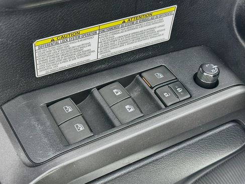 Used 2019 Toyota Tacoma TRD Off-Road RWD image 17