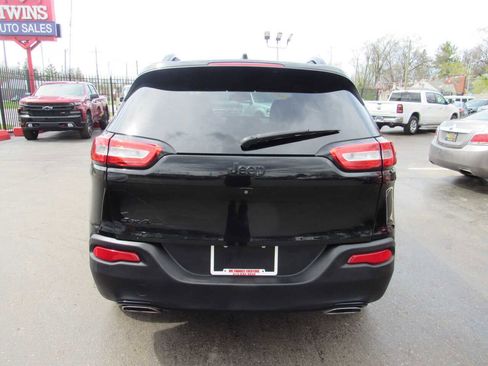 Used 2016 Jeep Cherokee Latitude image 6